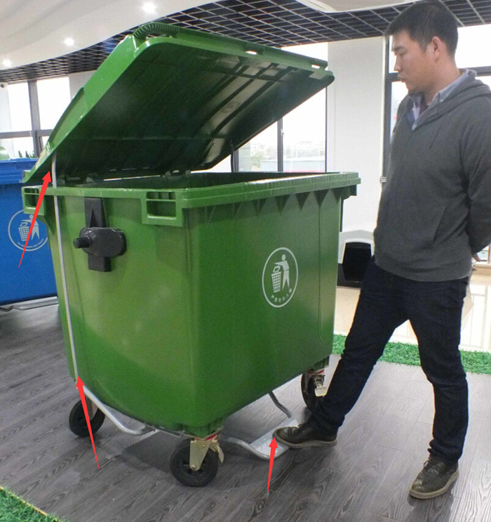Skraldespande kan benyttes til at opbevare meget forskelligt skrald og affald